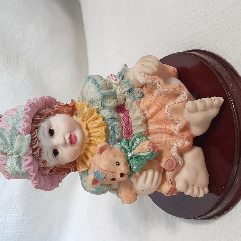 Resin Girl W/ Teddybear